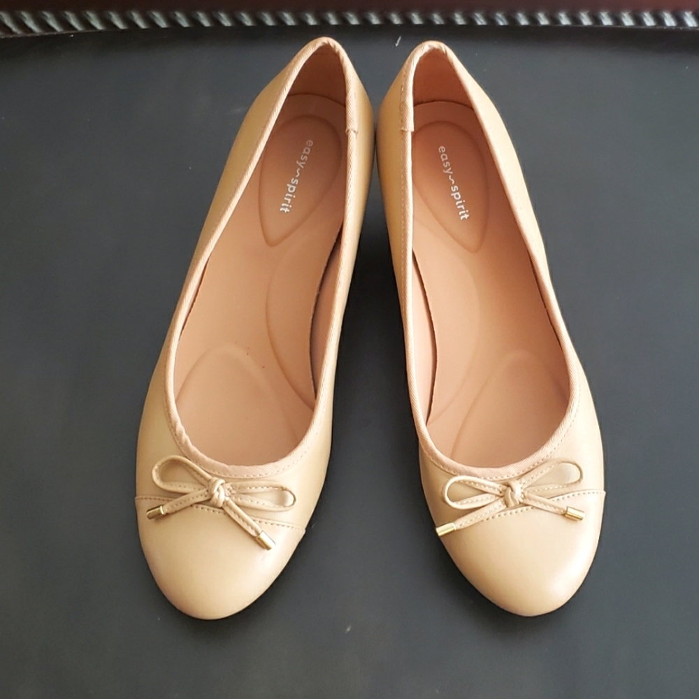 New Easy Spirit nude leather wedge shoes